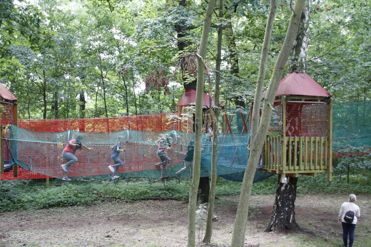 Spielgeräte für Kinder im Tierpark