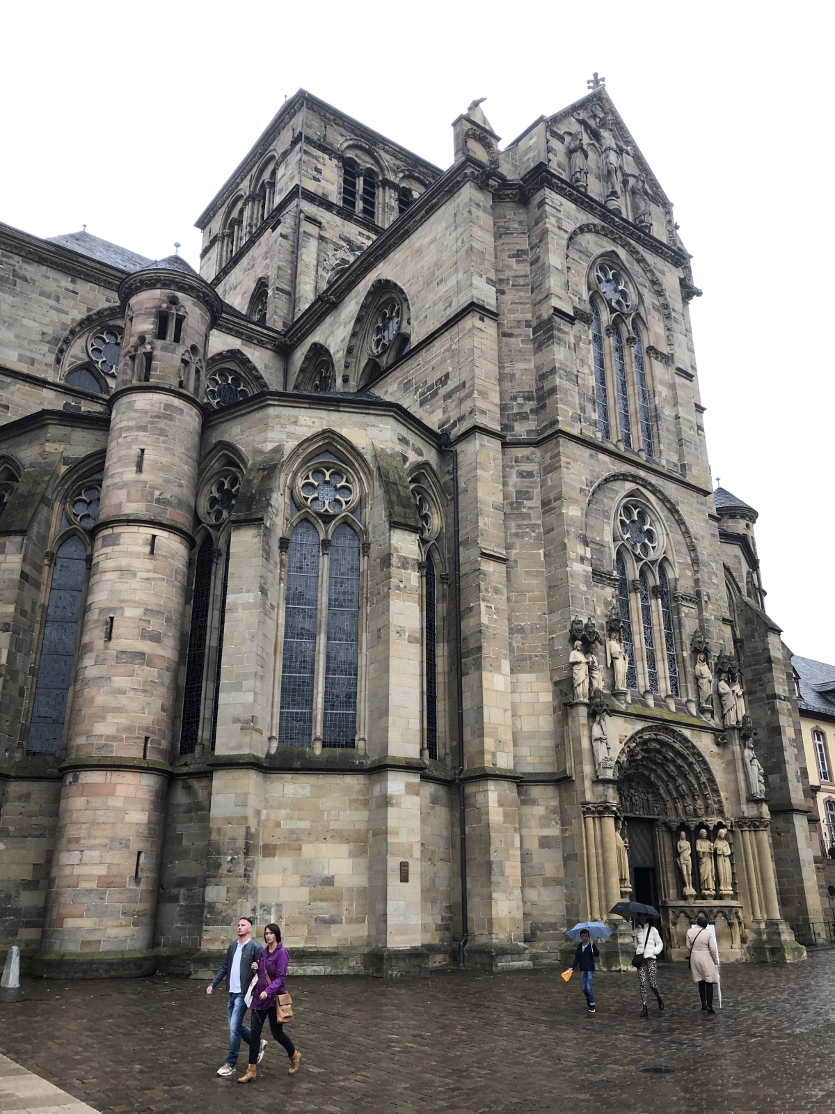 Die Liebfrauenkirche neben dem Dom