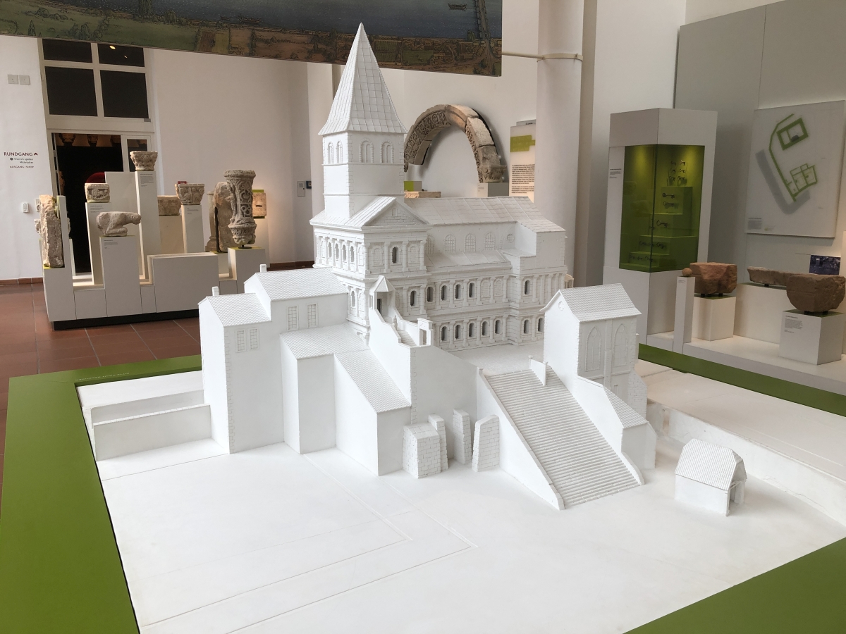 Die Porta Nigra als Modell wie sie einst aussah